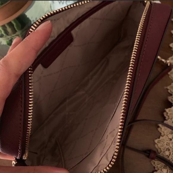 Last one ♥️New MK Crossbody Beautiful - Picture 4 of 6